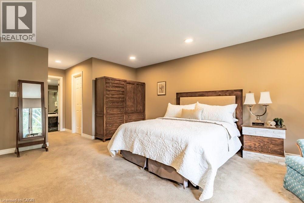 223 Briar Hill Crescent, Ancaster, ON - Indoor Photo Showing Bedroom