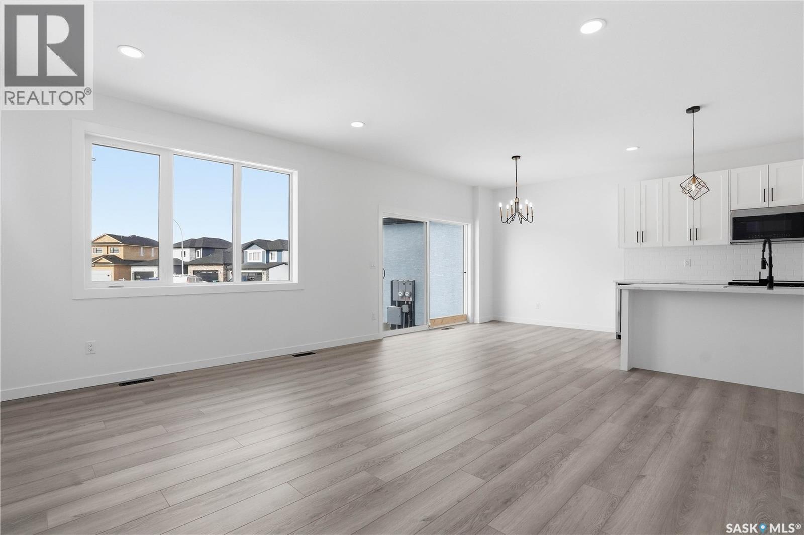139 Sharma Lane, Saskatoon, SK - Indoor Photo Showing Kitchen