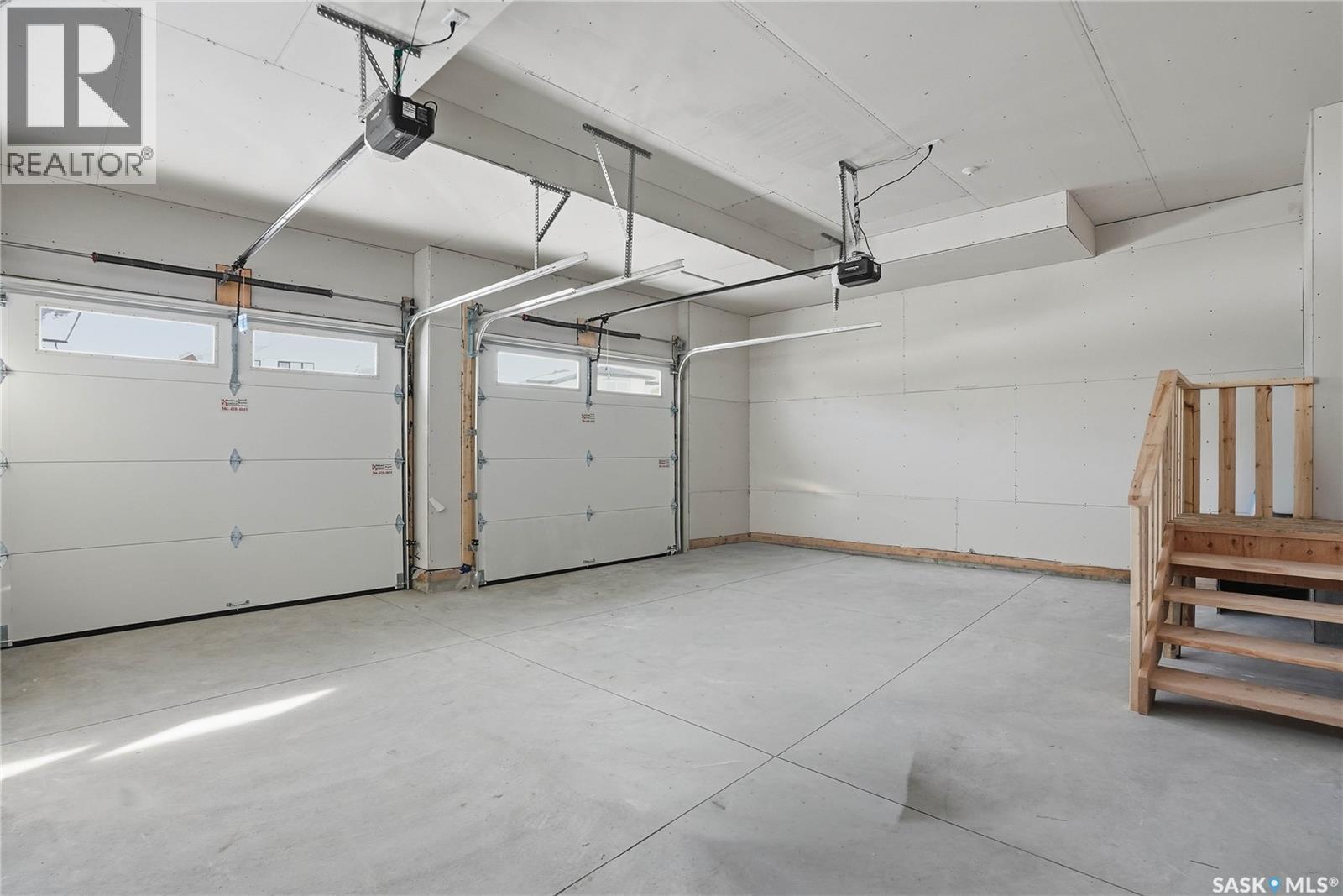 139 Sharma Lane, Saskatoon, SK - Indoor Photo Showing Garage