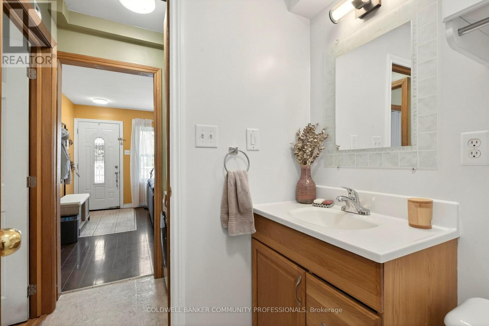 364 Tragina Avenue N, Hamilton, ON - Indoor Photo Showing Bathroom