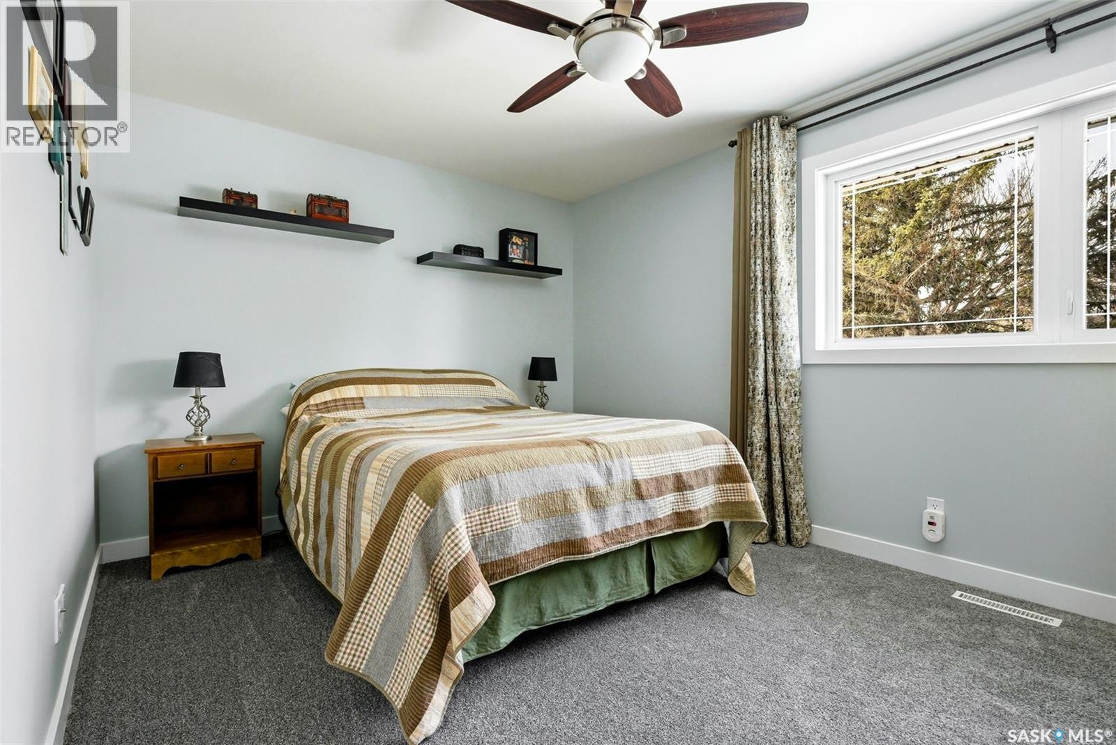 166 Deergrove Crescent, Regina, SK - Indoor Photo Showing Bedroom