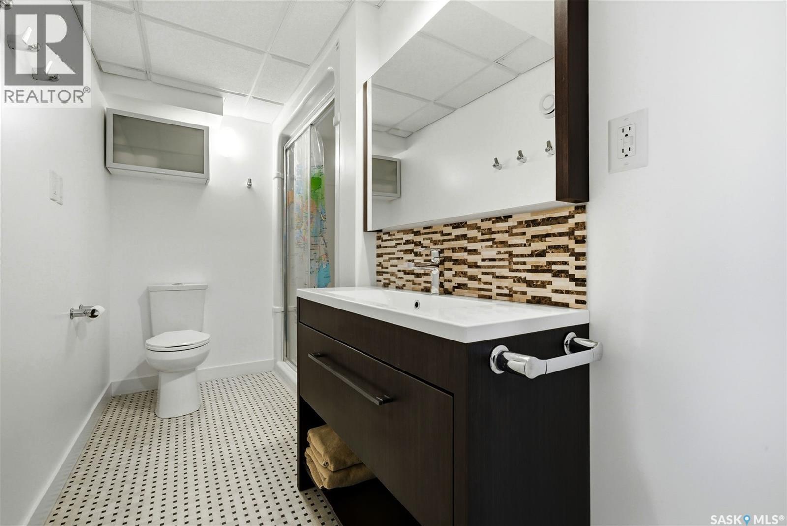 166 Deergrove Crescent, Regina, SK - Indoor Photo Showing Bathroom