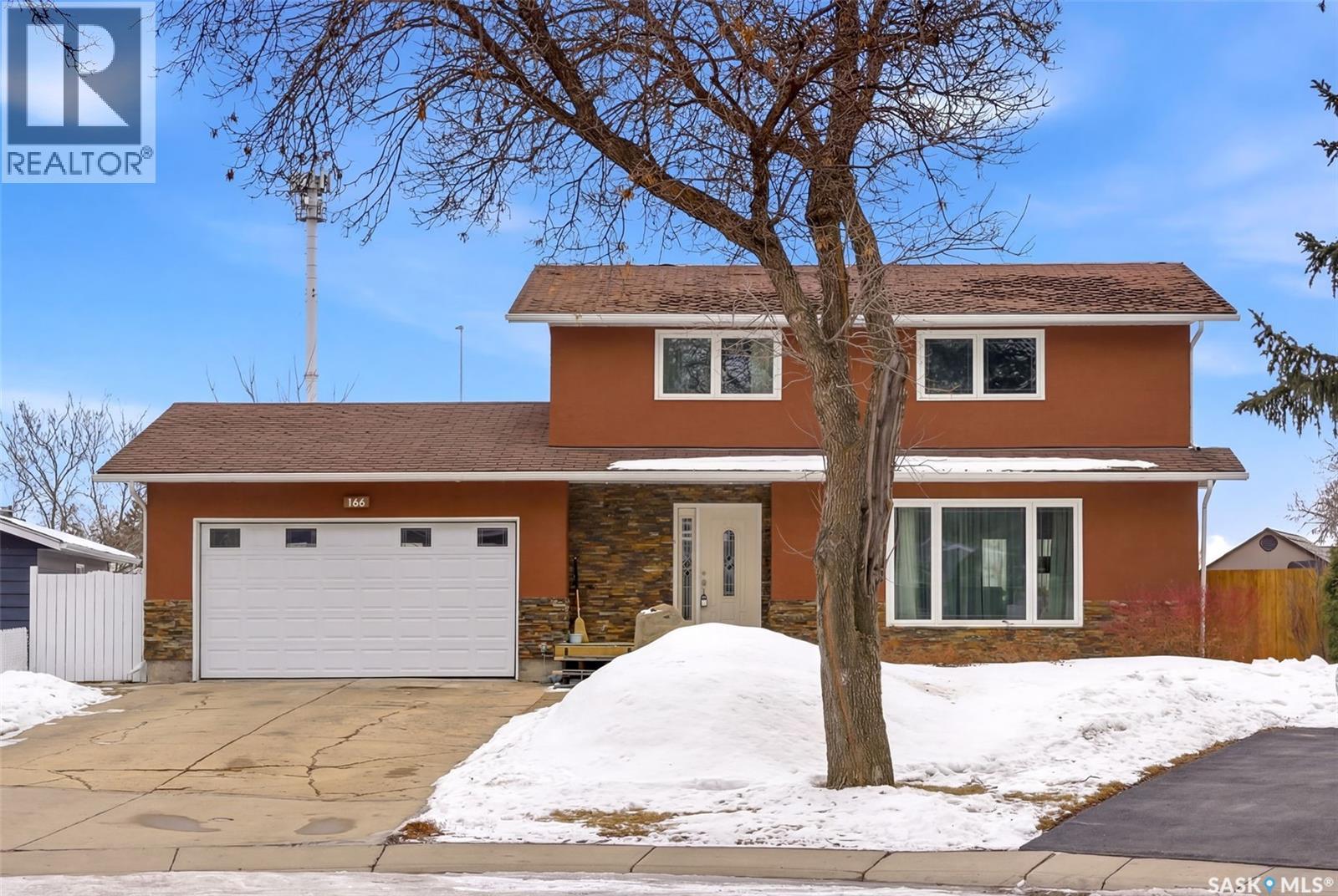166 Deergrove Crescent, Regina, SK - Outdoor