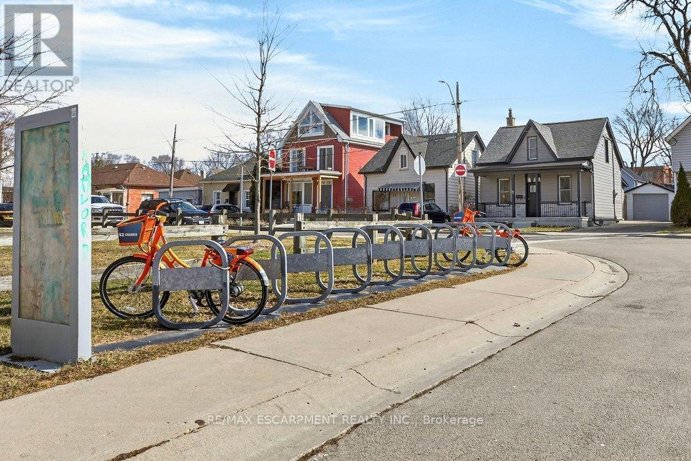 13 Richmond Street, Hamilton, ON - Outdoor With Facade