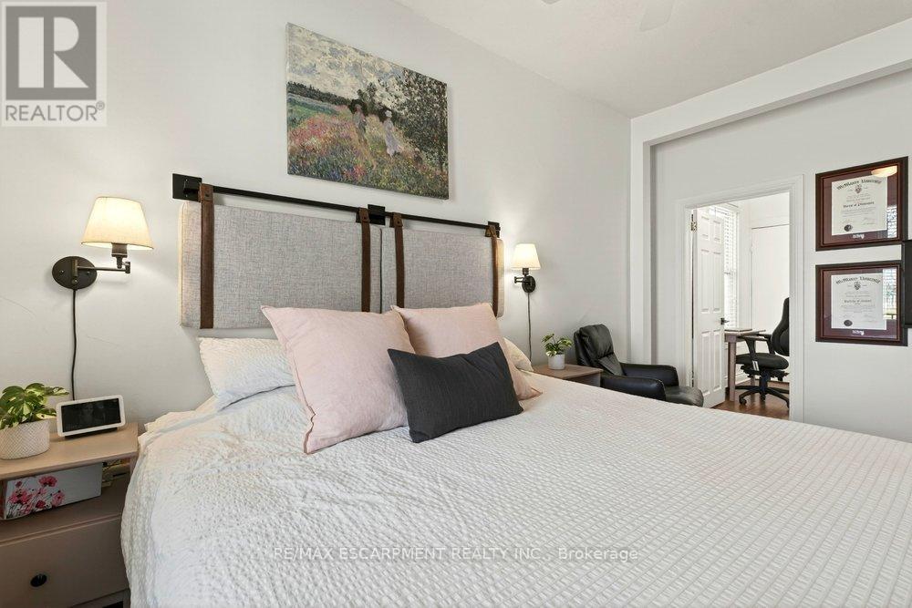 13 Richmond Street, Hamilton, ON - Indoor Photo Showing Bedroom