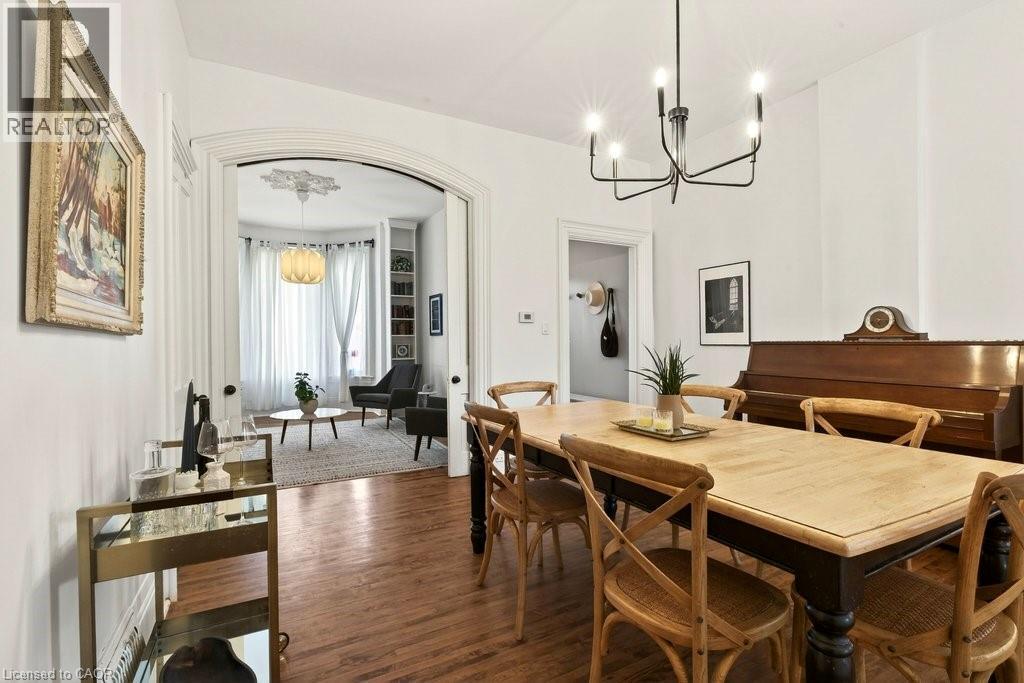 87 East Avenue N, Hamilton, ON - Indoor Photo Showing Dining Room