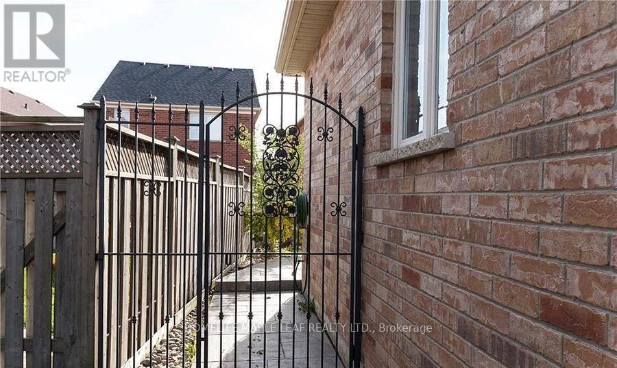 694 Gypsy Fly Crescent, Mississauga, ON -