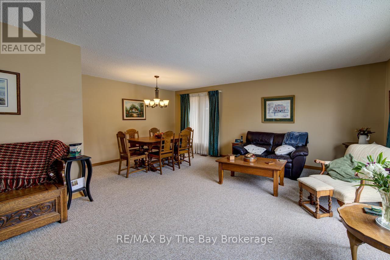 229 Datas Drive E, Clearview (Stayner), ON - Indoor Photo Showing Other Room
