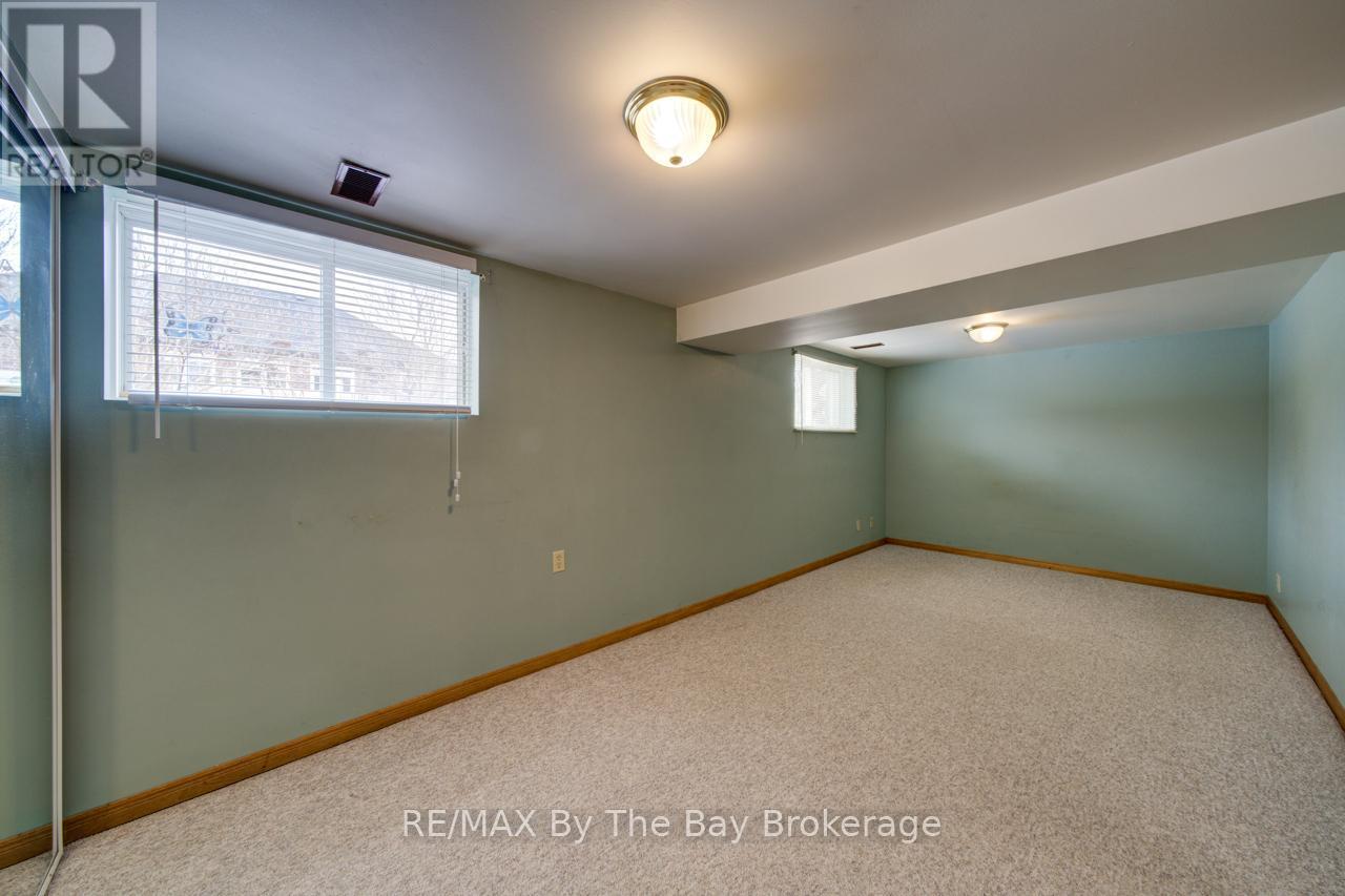 229 Datas Drive E, Clearview (Stayner), ON - Indoor