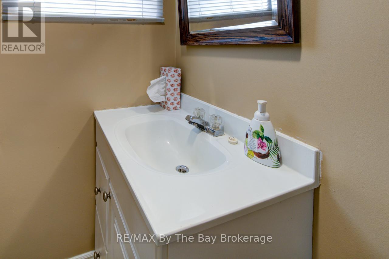 229 Datas Drive E, Clearview (Stayner), ON - Indoor Photo Showing Bathroom