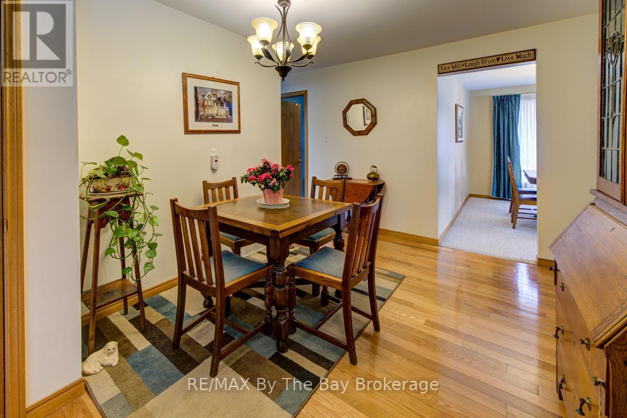 229 Datas Drive E, Clearview (Stayner), ON - Indoor Photo Showing Dining Room