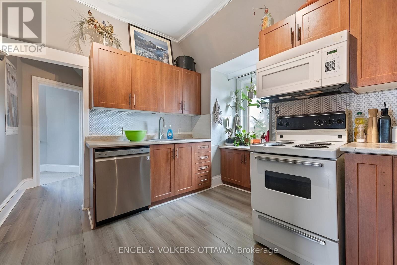 176 Arlington Avenue, Ottawa, ON - Indoor Photo Showing Kitchen