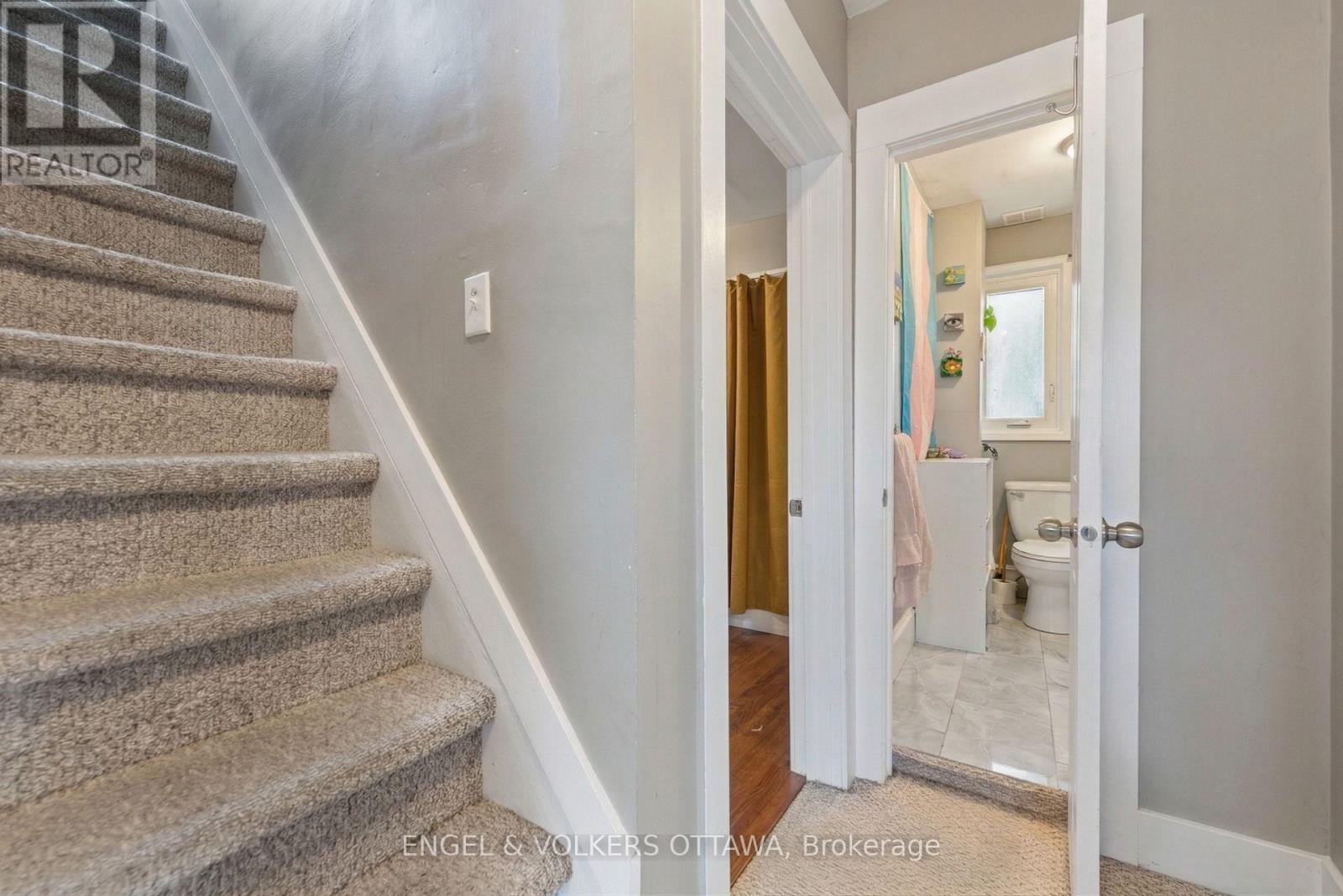 176 Arlington Avenue, Ottawa, ON - Indoor Photo Showing Other Room