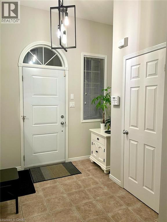 593 Southridge Drive, Hamilton, ON - Indoor Photo Showing Other Room