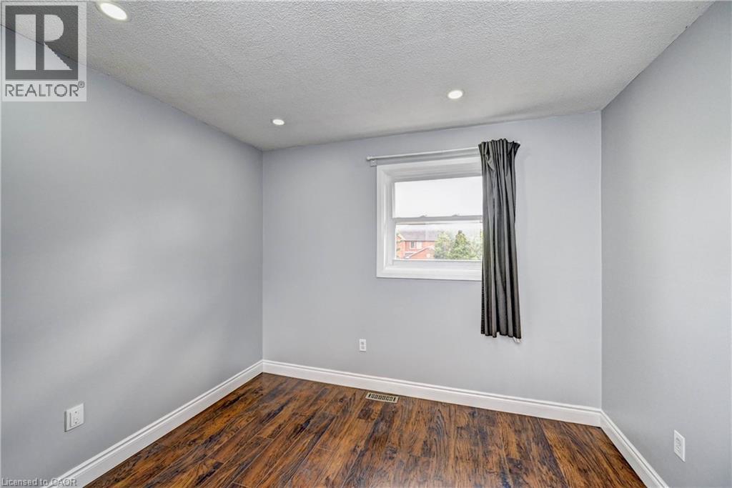 549 Burnett Avenue, Cambridge, ON - Indoor Photo Showing Other Room