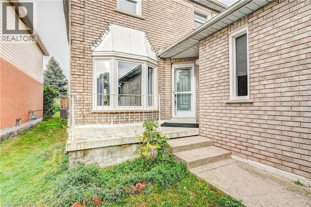 549 Burnett Avenue, Cambridge, ON - Outdoor