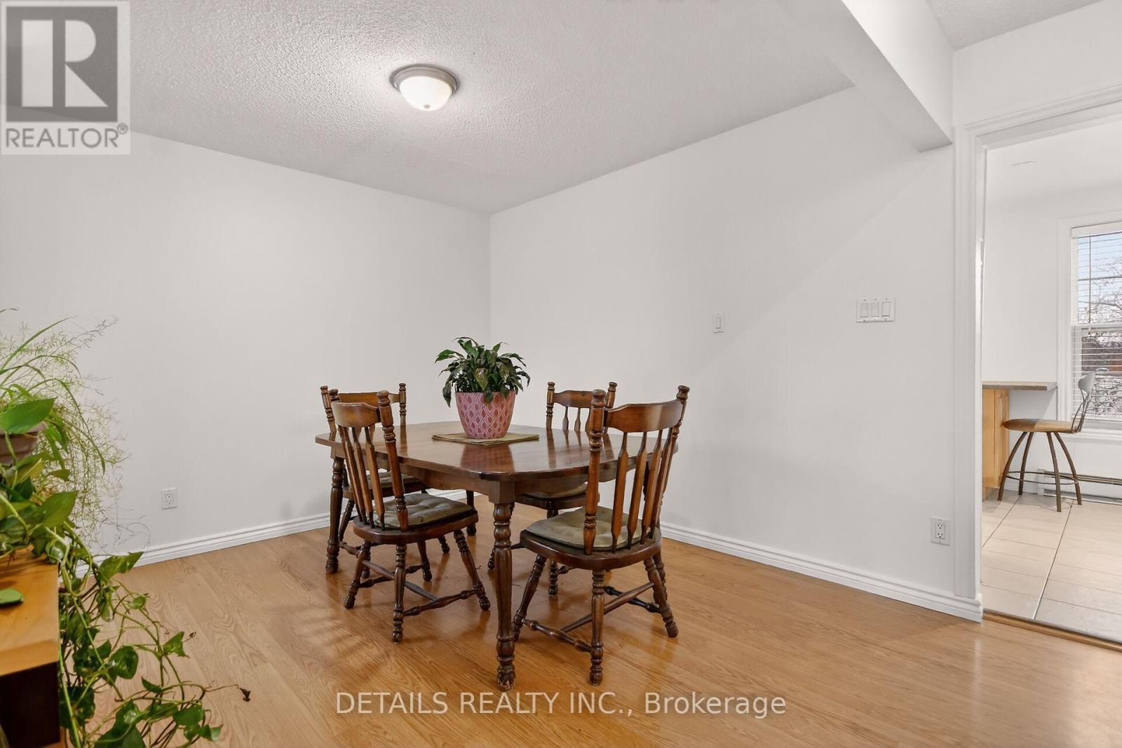 40 Appleby Private, Ottawa, ON - Indoor Photo Showing Dining Room