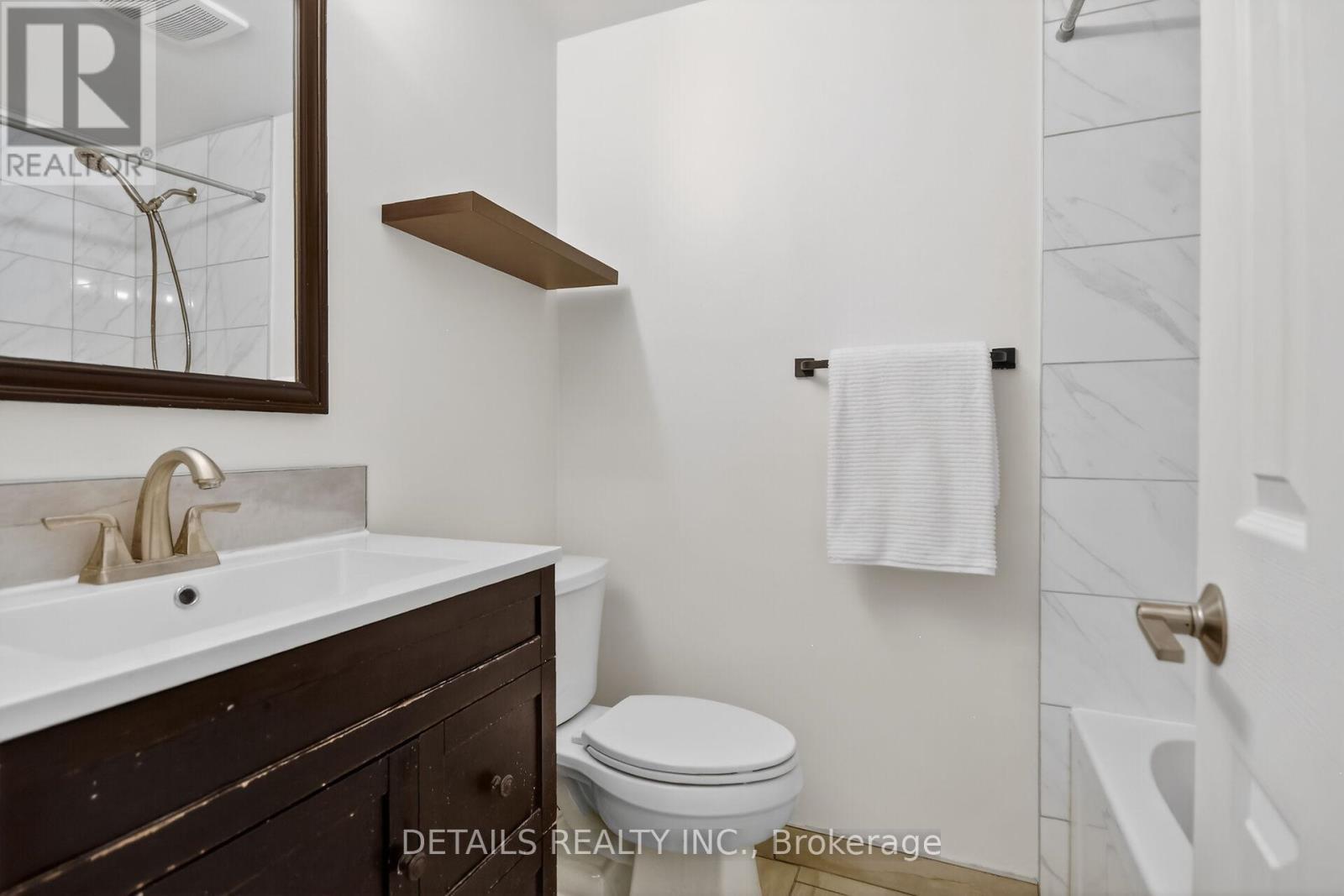 40 Appleby Private, Ottawa, ON - Indoor Photo Showing Bathroom