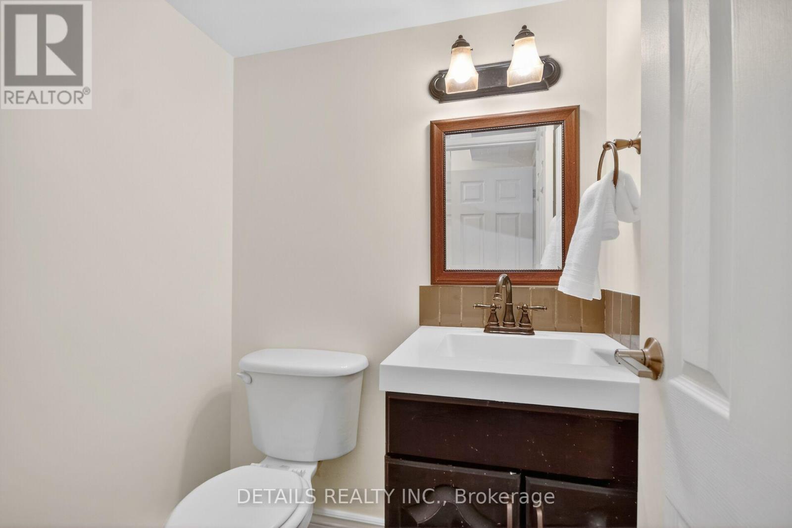 40 Appleby Private, Ottawa, ON - Indoor Photo Showing Bathroom
