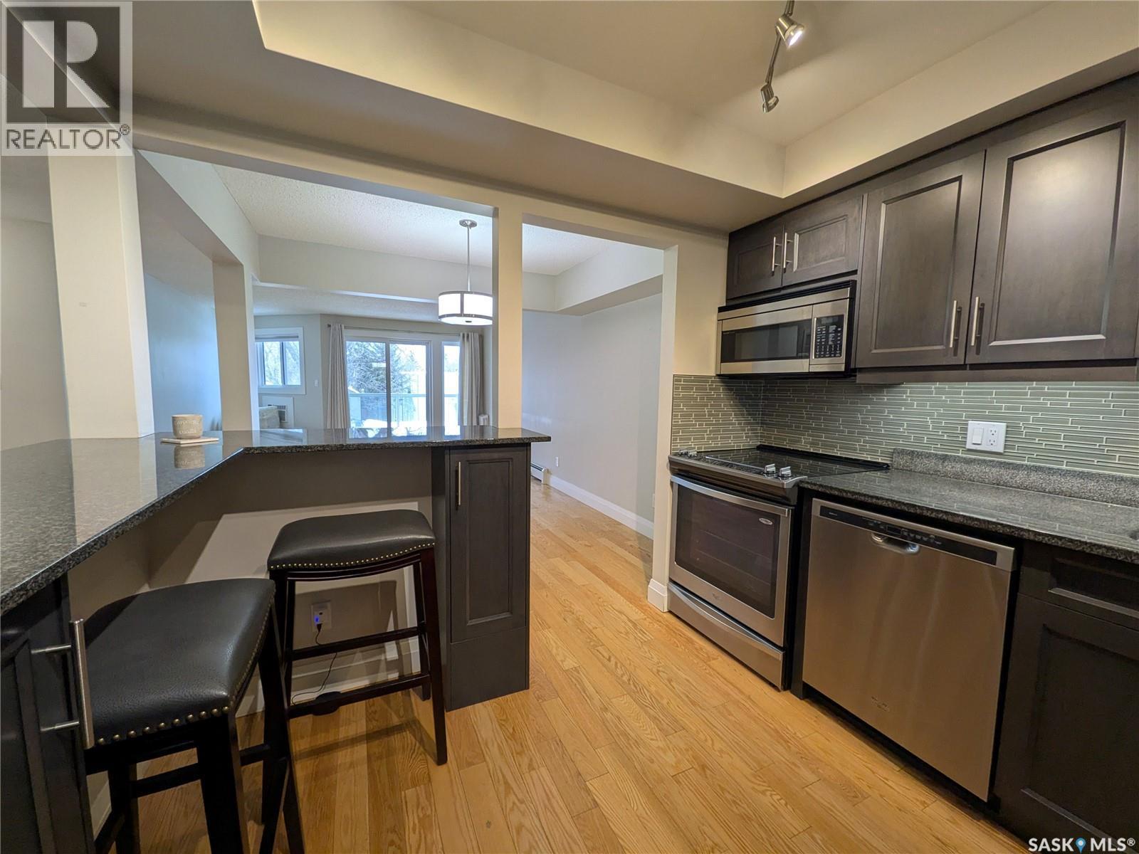 204 921 Main Street E, Saskatoon, SK - Indoor Photo Showing Kitchen