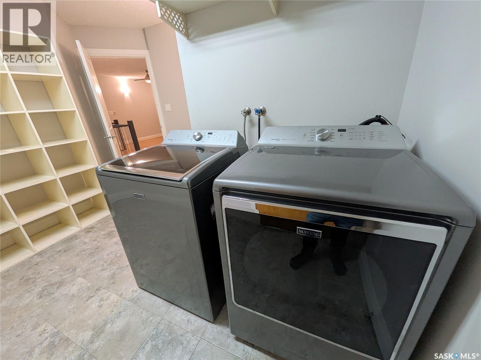 204 921 Main Street E, Saskatoon, SK - Indoor Photo Showing Laundry Room