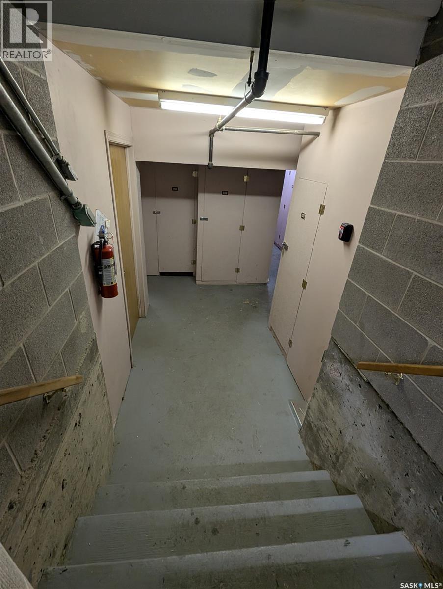 204 921 Main Street E, Saskatoon, SK - Indoor Photo Showing Garage