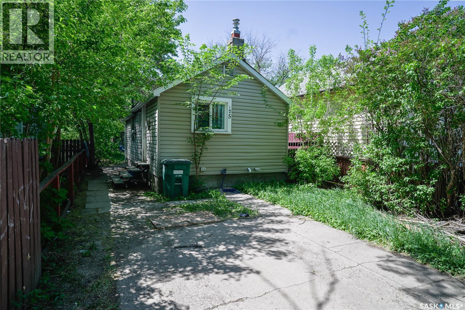 125 S Avenue S, Saskatoon, SK - Outdoor