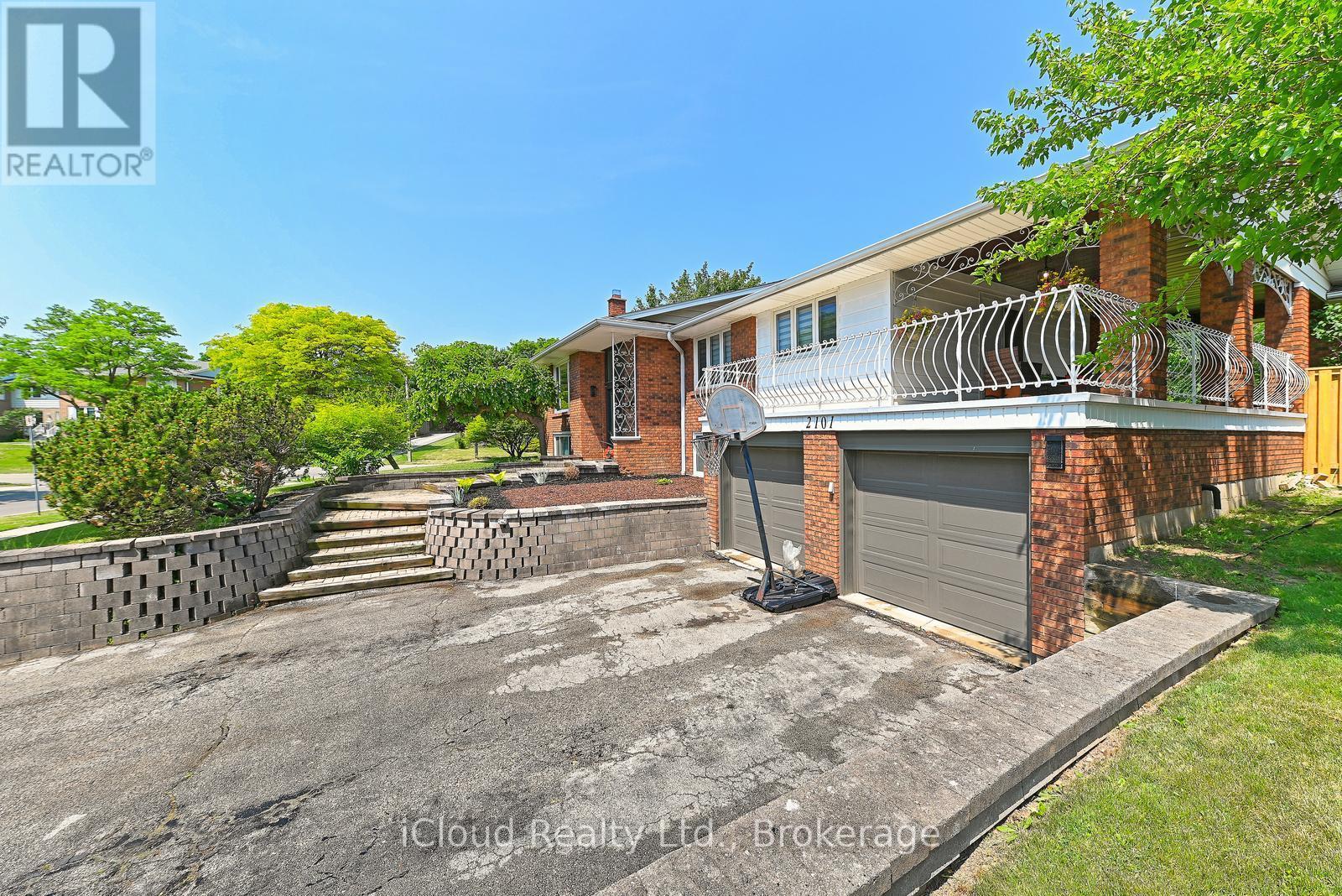 2101 Parkway Drive, Burlington, ON - Outdoor With Deck Patio Veranda