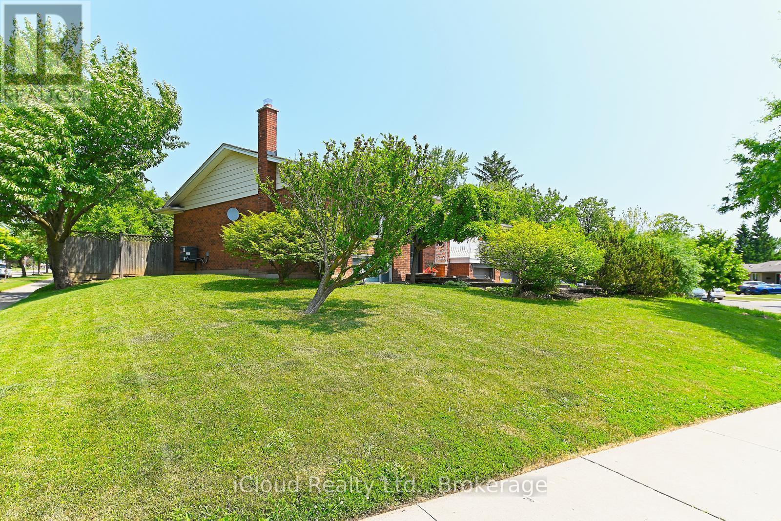 2101 Parkway Drive, Burlington, ON - Outdoor