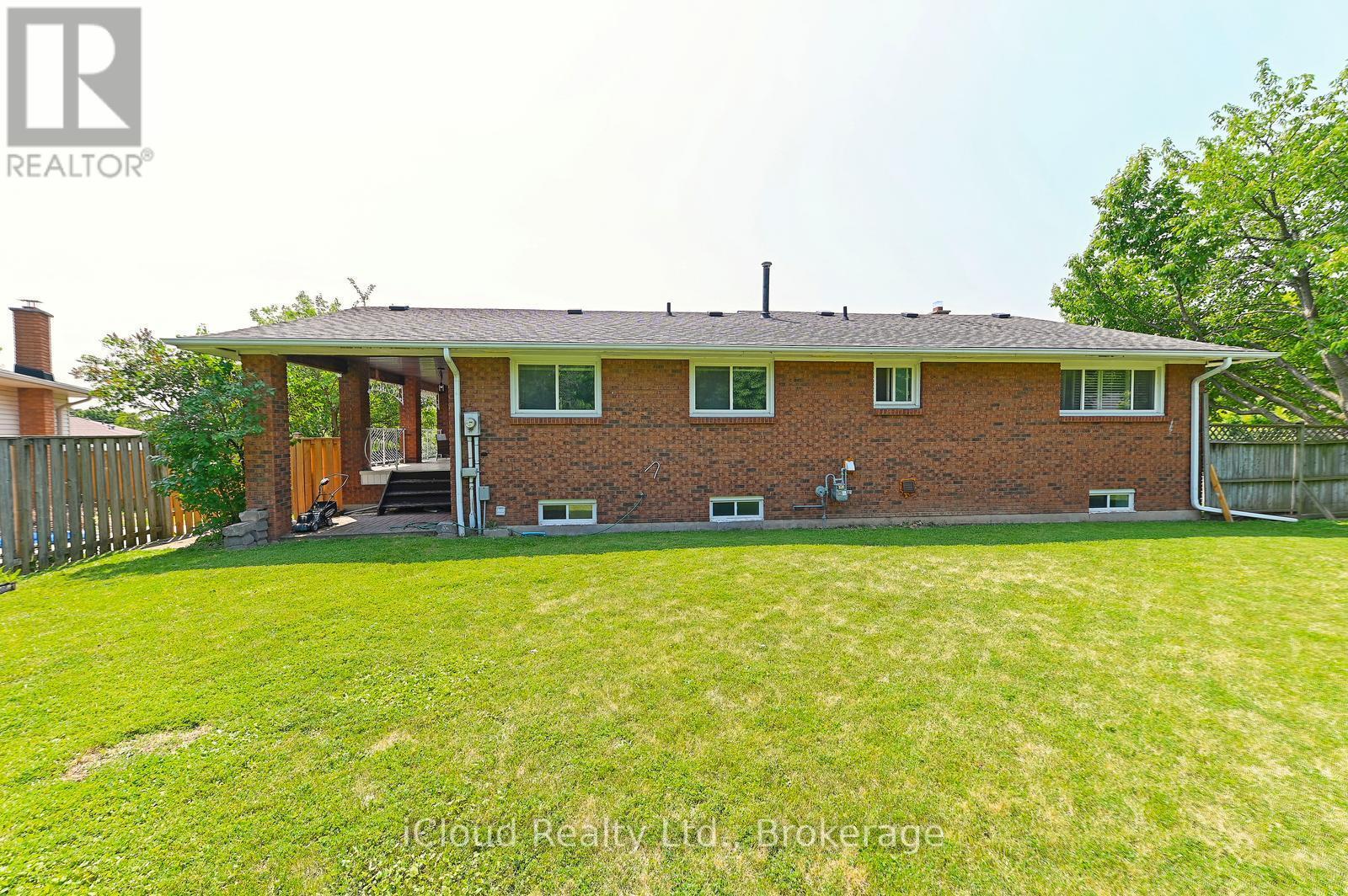 2101 Parkway Drive, Burlington, ON - Outdoor With Exterior
