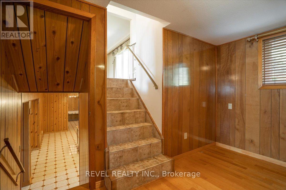 1296 Waterdown Road, Burlington, ON - Indoor Photo Showing Other Room