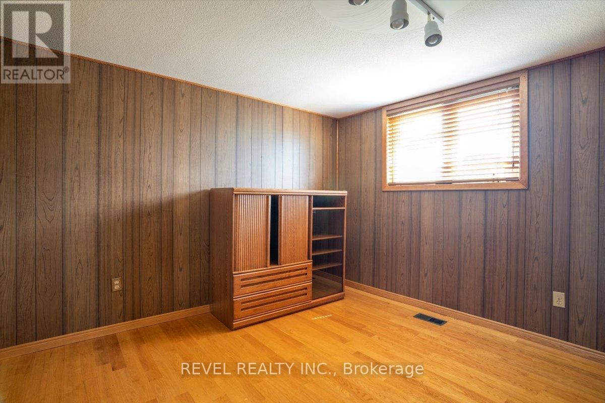 1296 Waterdown Road, Burlington, ON - Indoor Photo Showing Other Room