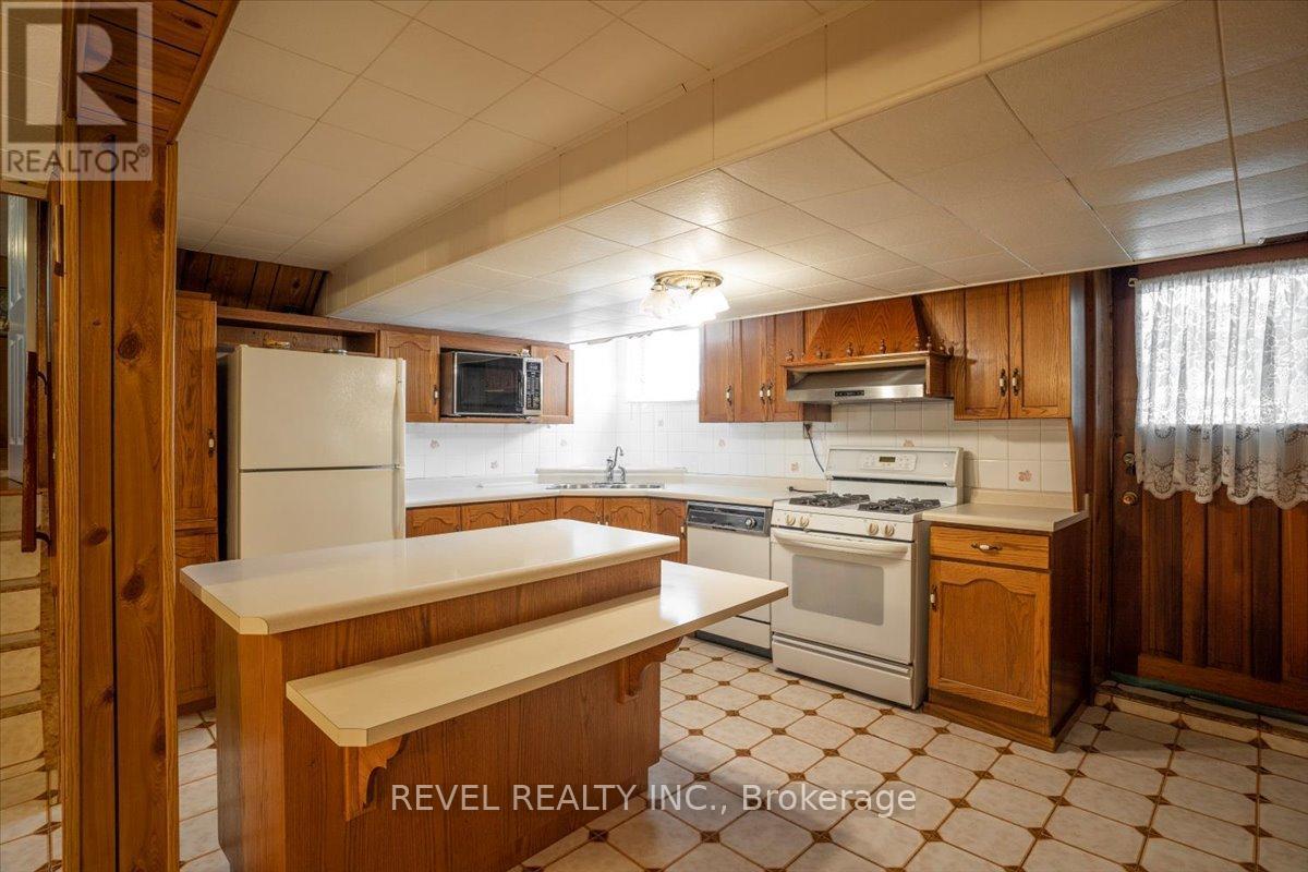 1296 Waterdown Road, Burlington, ON - Indoor Photo Showing Kitchen