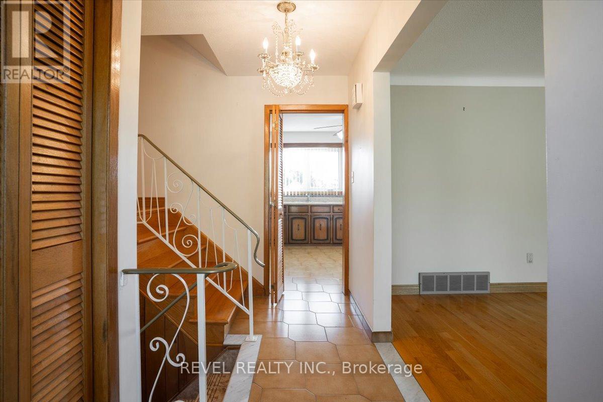 1296 Waterdown Road, Burlington, ON - Indoor Photo Showing Other Room