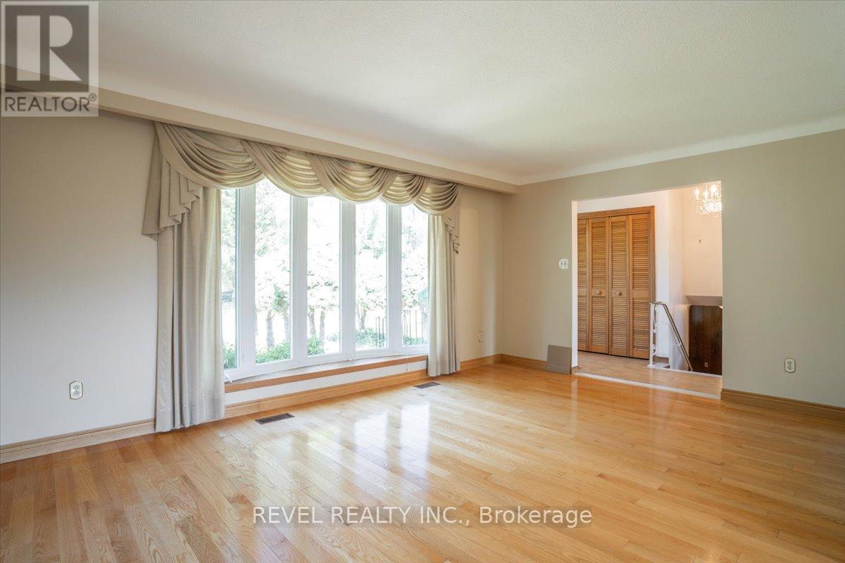 1296 Waterdown Road, Burlington, ON - Indoor Photo Showing Other Room