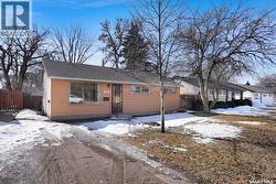 1047 Carleton STREET Moose Jaw, SK S6H 3A3