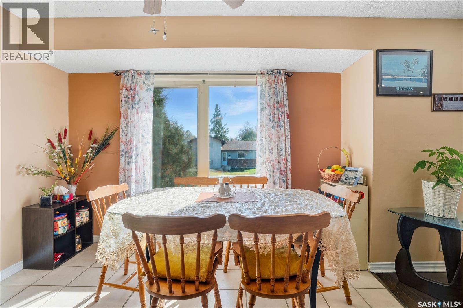 882 Samuels Crescent N, Regina, SK - Indoor Photo Showing Dining Room