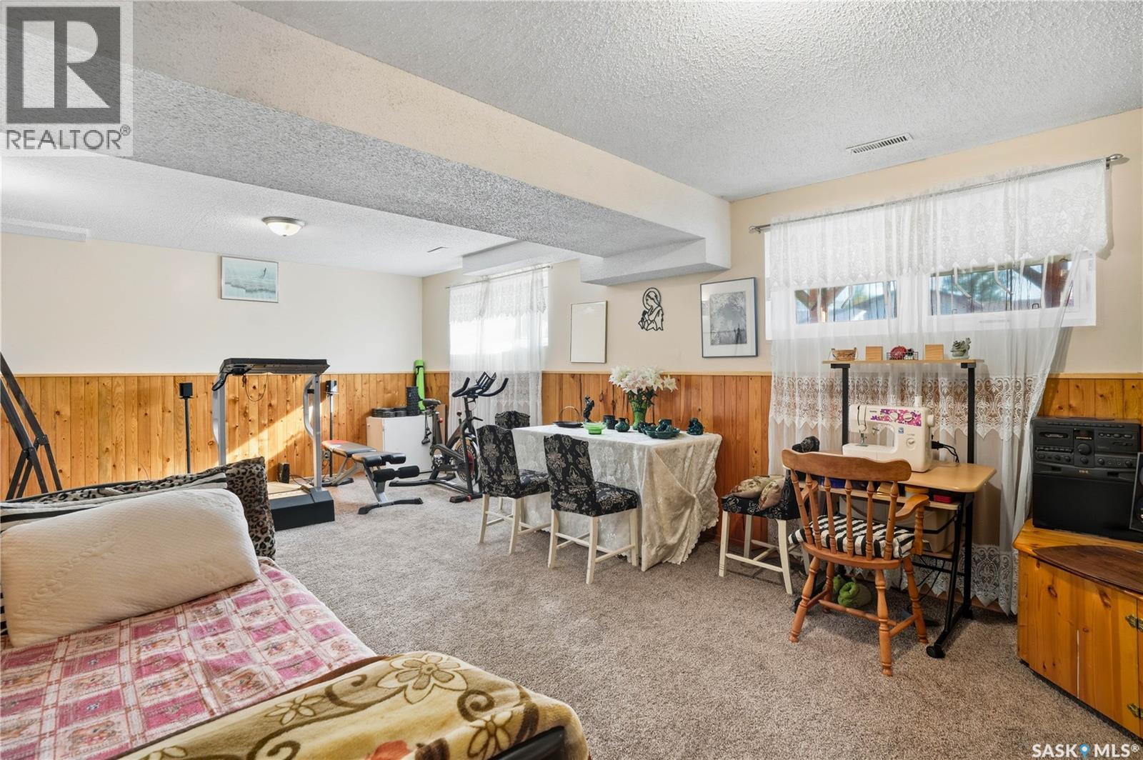 882 Samuels Crescent N, Regina, SK - Indoor