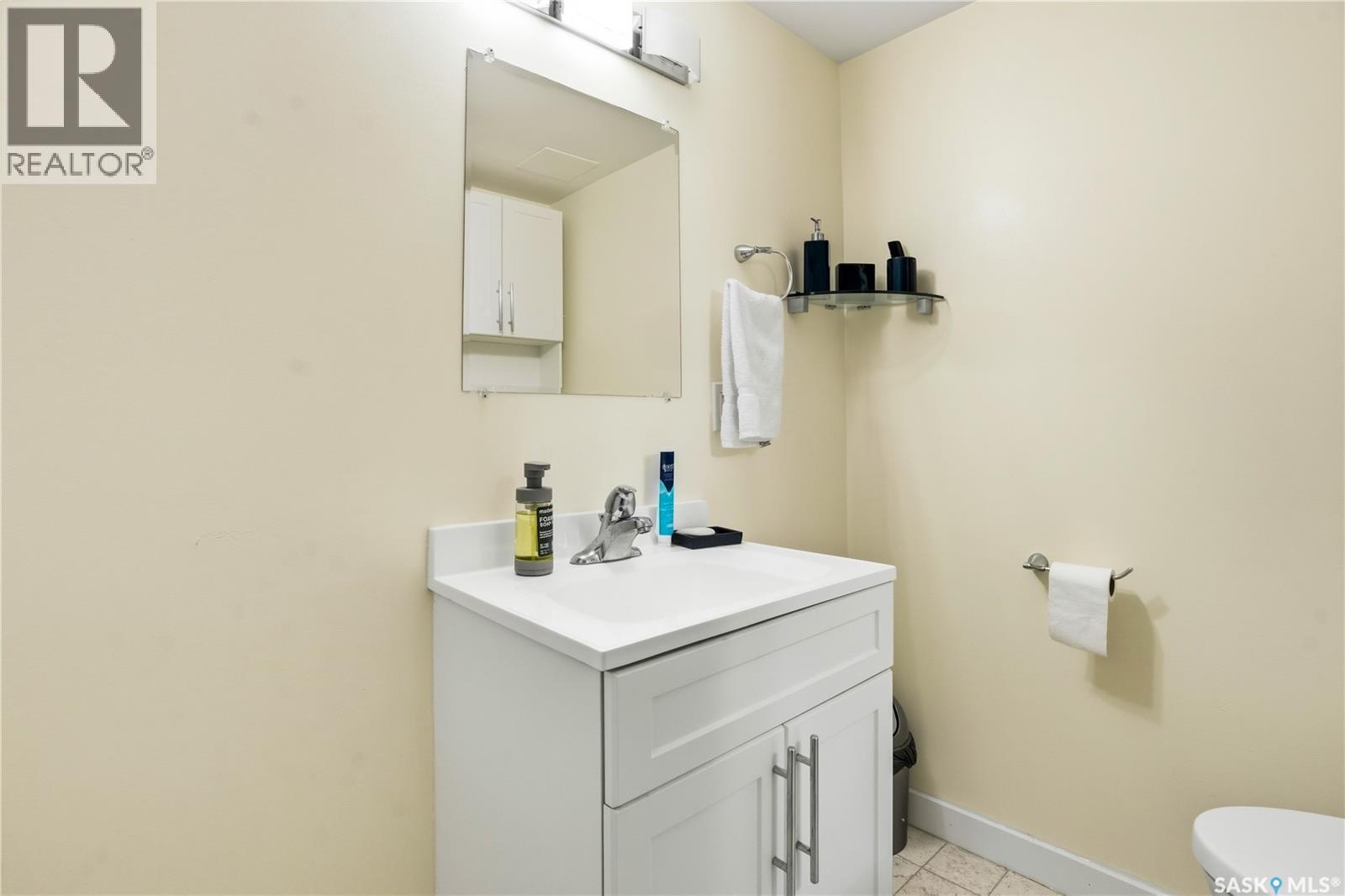 882 Samuels Crescent N, Regina, SK - Indoor Photo Showing Bathroom