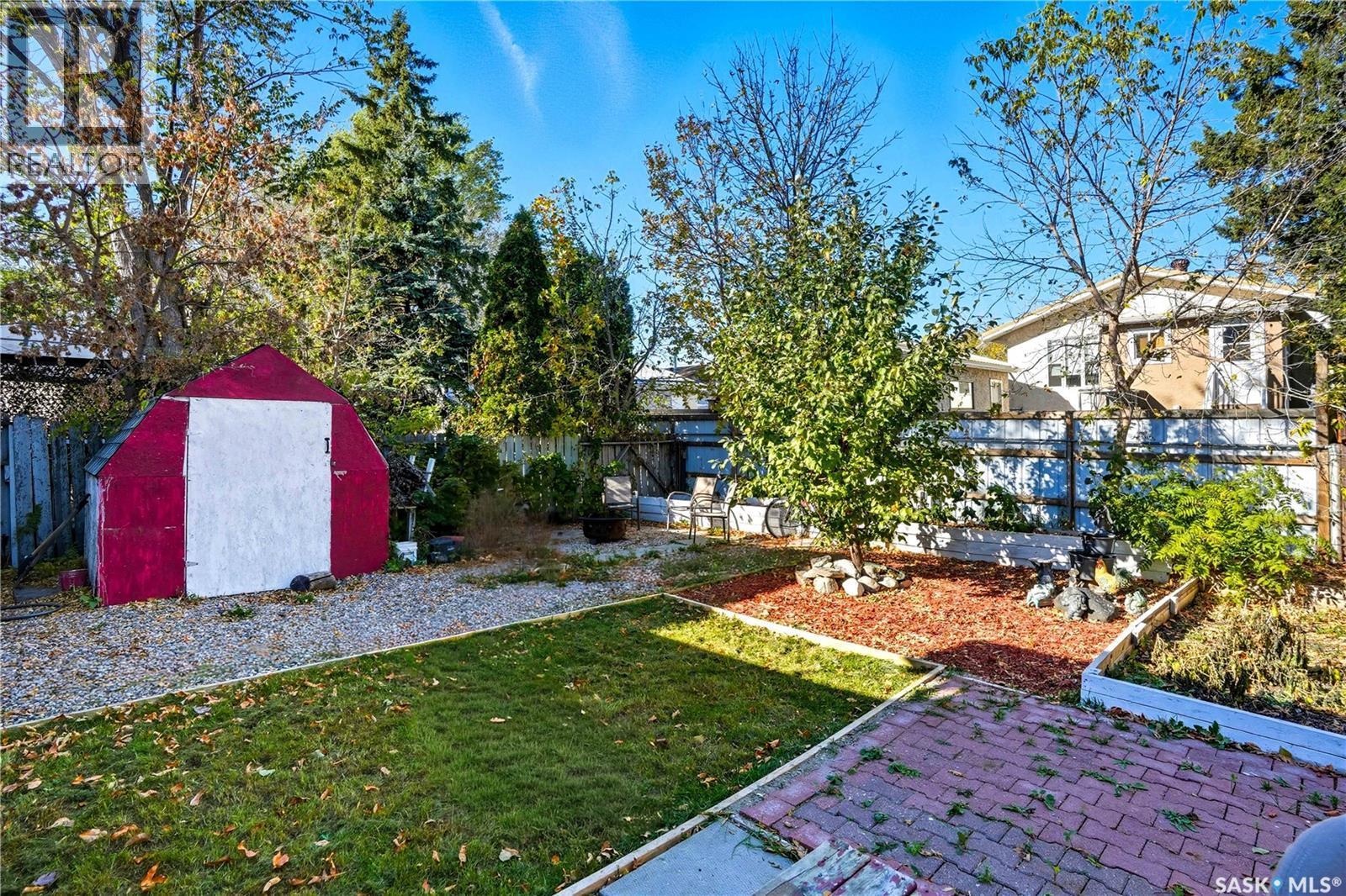 882 Samuels Crescent N, Regina, SK - Outdoor