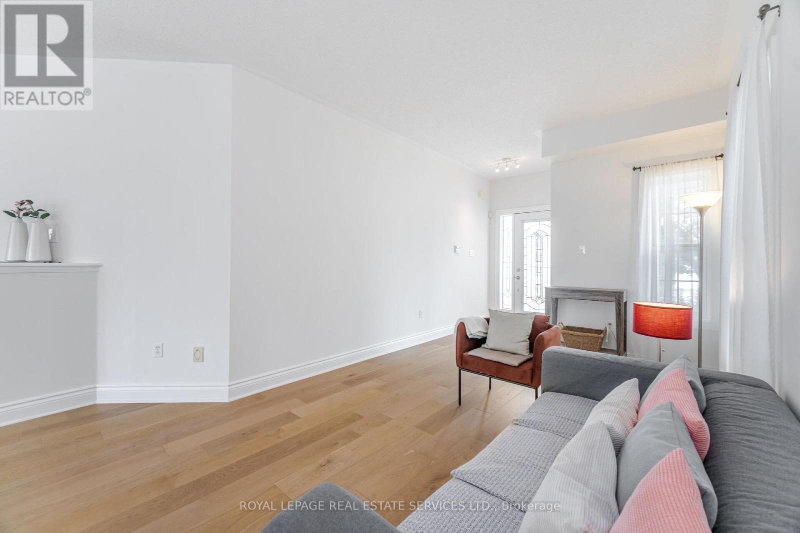 3896 Bloomington Crescent, Mississauga, ON - Indoor