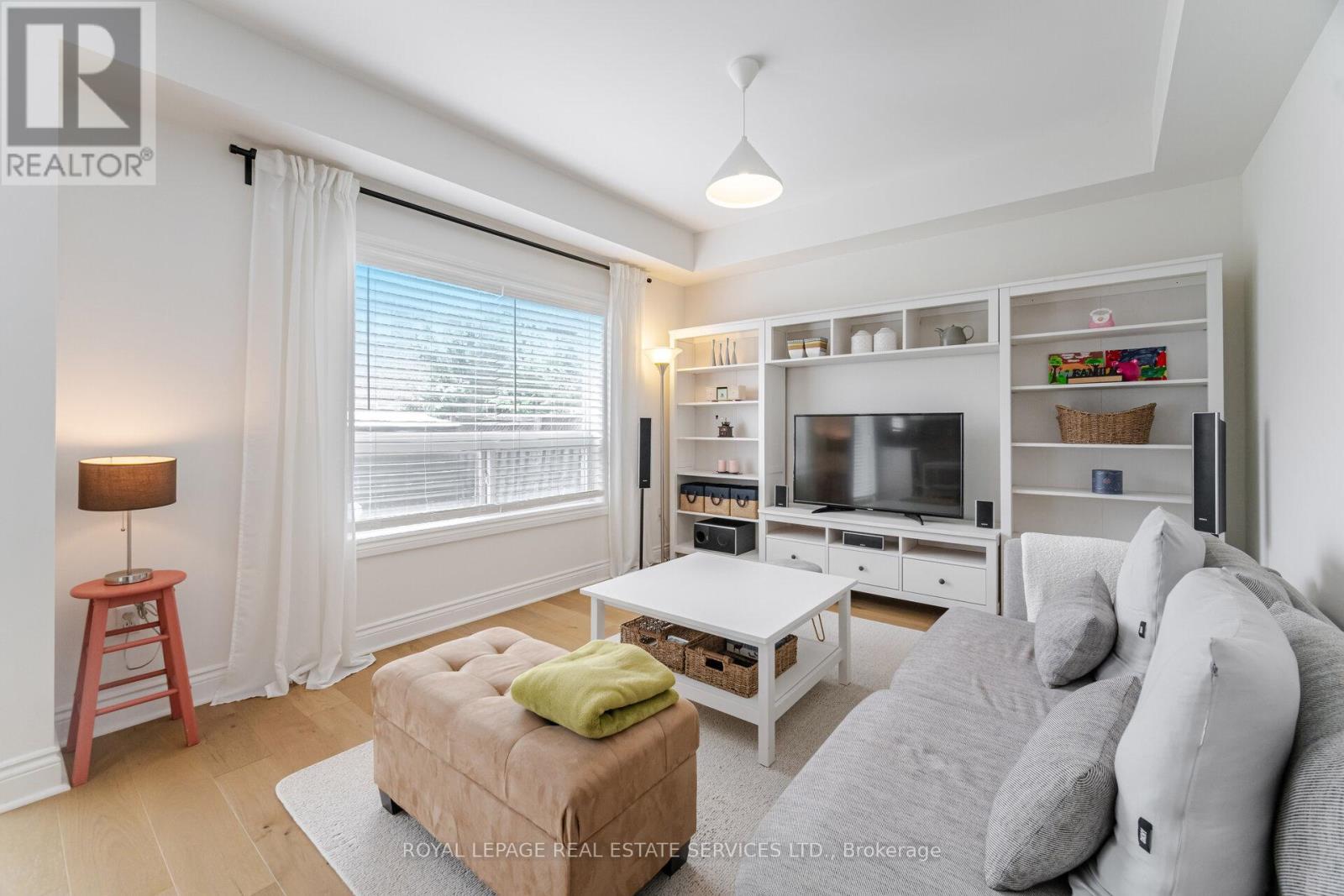 3896 Bloomington Crescent, Mississauga, ON - Indoor Photo Showing Other Room