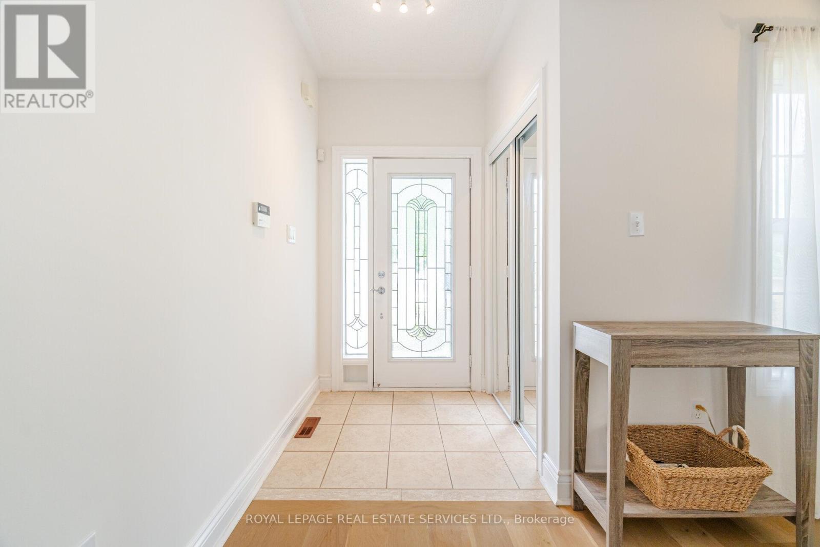 3896 Bloomington Crescent, Mississauga, ON - Indoor Photo Showing Other Room