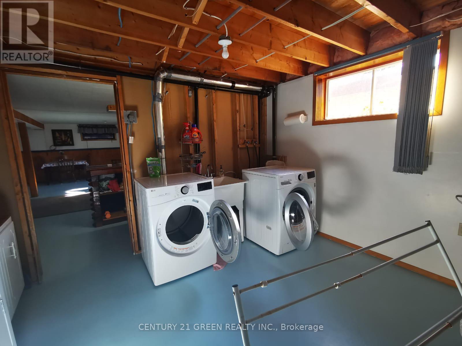 9 Fitz Avenue, South River, ON - Indoor Photo Showing Laundry Room