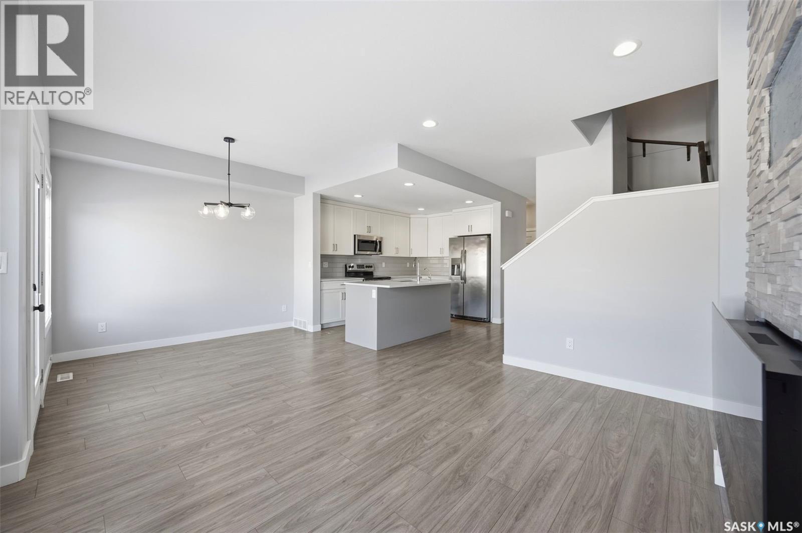 16 1003 Evergreen Boulevard, Saskatoon, SK - Indoor Photo Showing Kitchen