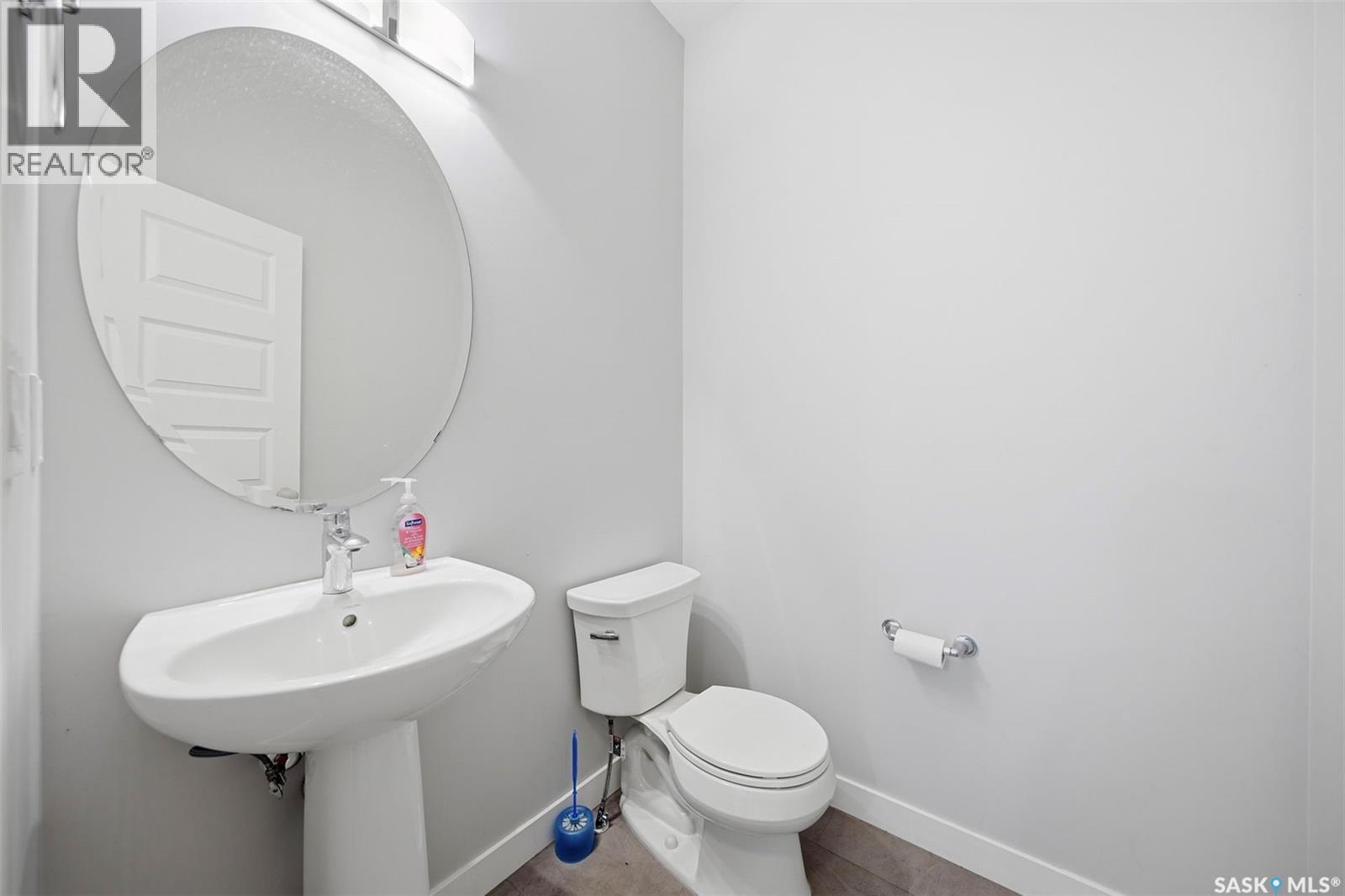 16 1003 Evergreen Boulevard, Saskatoon, SK - Indoor Photo Showing Bathroom