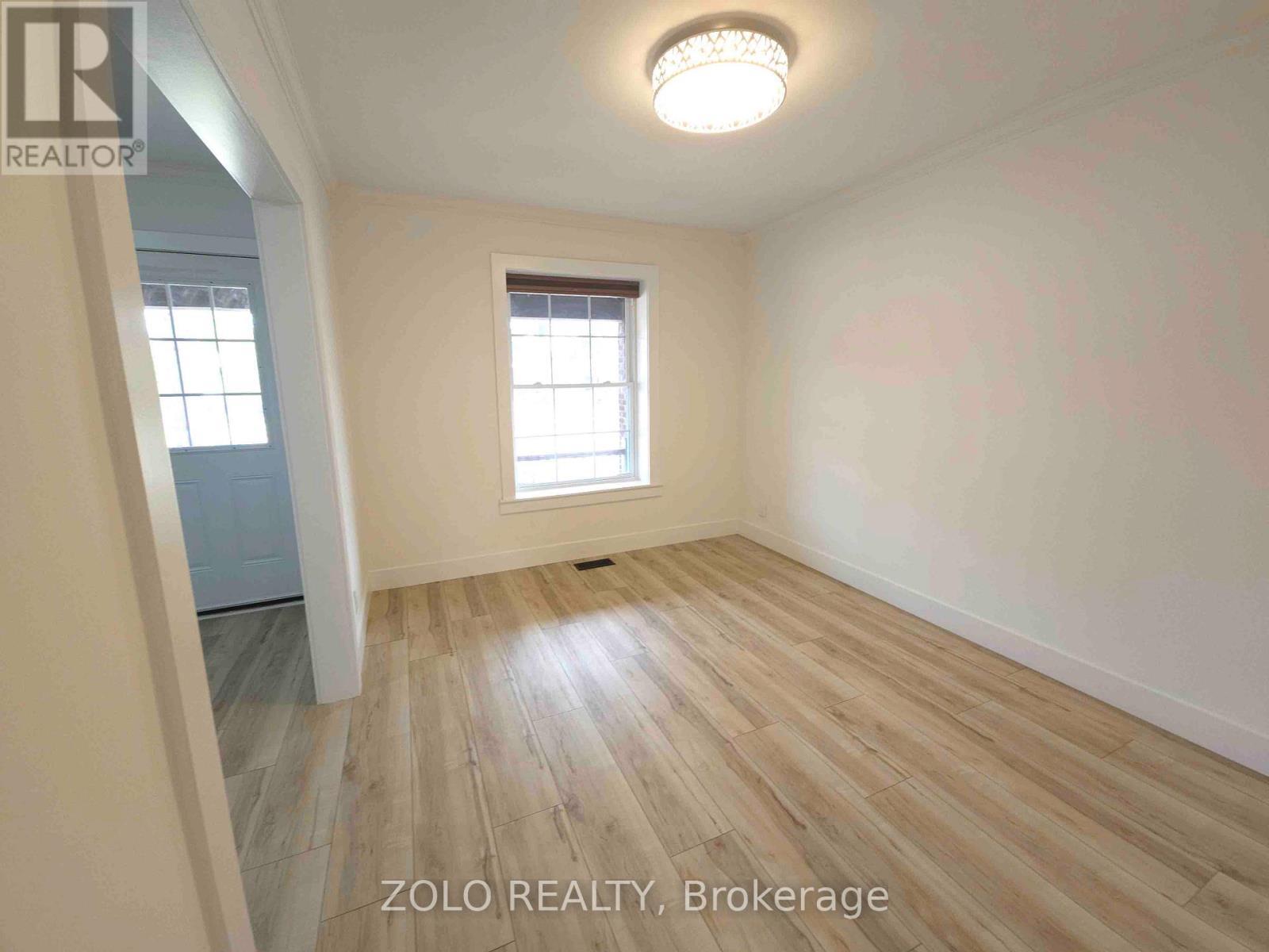 1504 King Street E, Hamilton, ON - Indoor Photo Showing Other Room