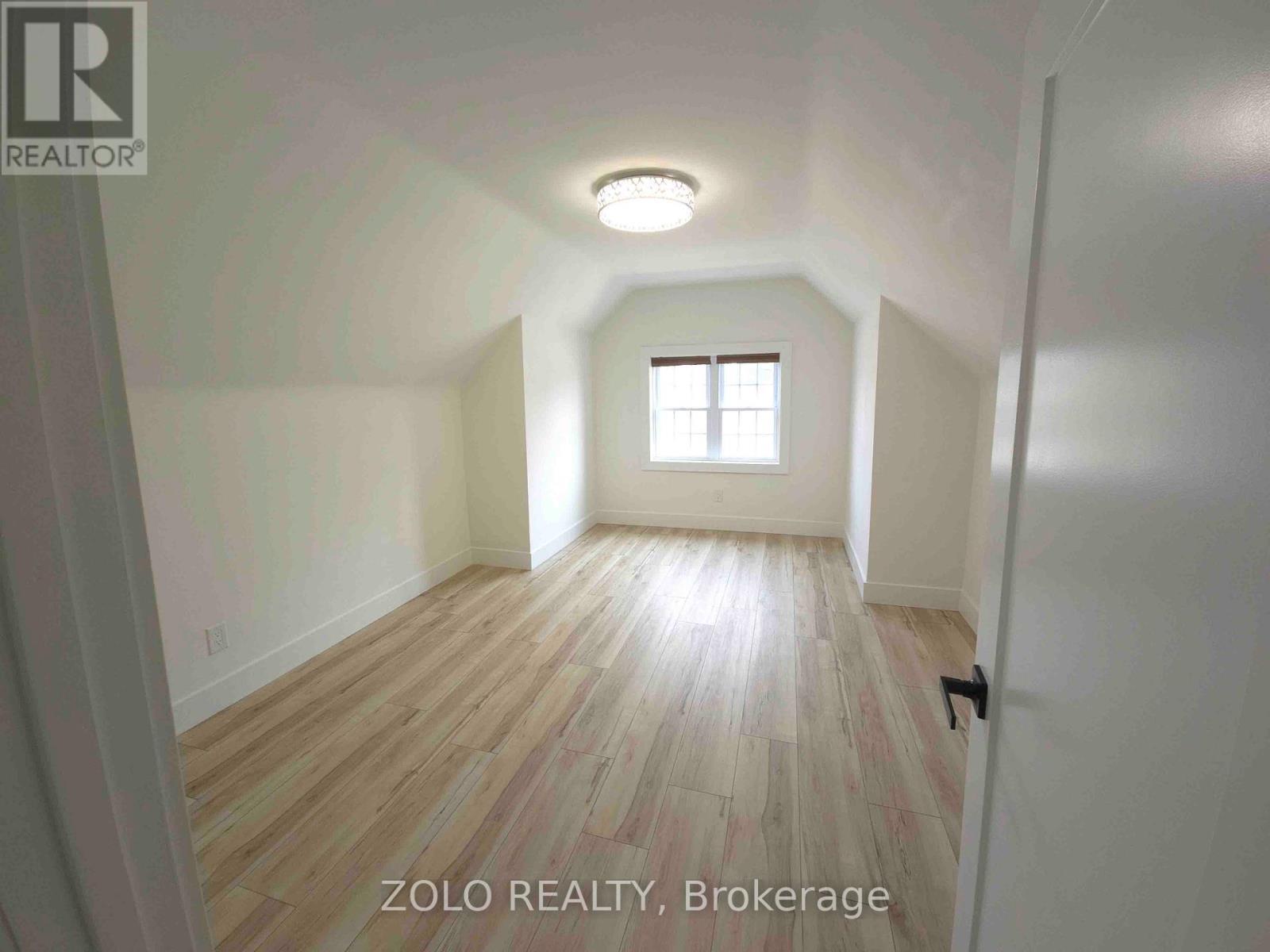 1504 King Street E, Hamilton, ON - Indoor Photo Showing Other Room
