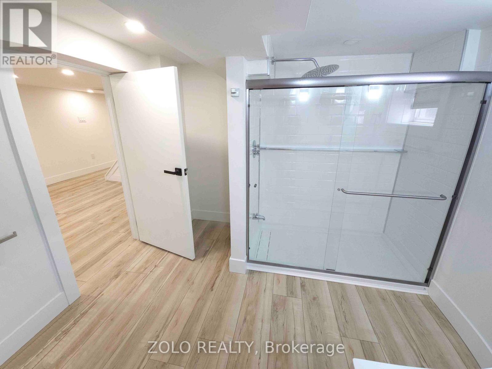 1504 King Street E, Hamilton, ON - Indoor Photo Showing Other Room