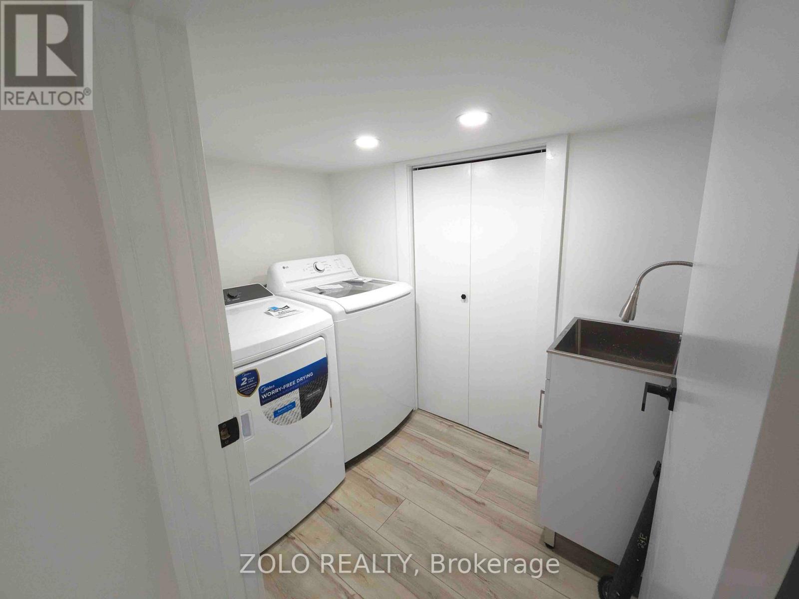 1504 King Street E, Hamilton, ON - Indoor Photo Showing Laundry Room